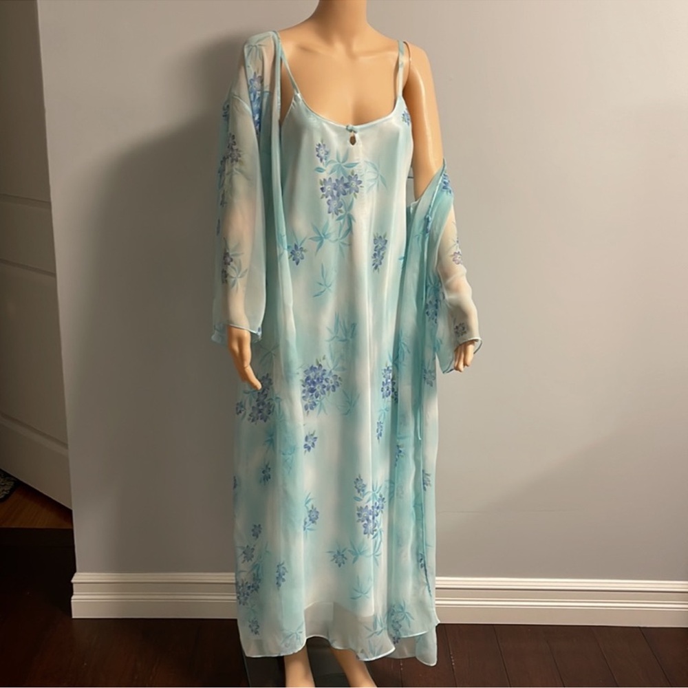 Lord And Taylor Two Piece Night Gown Set